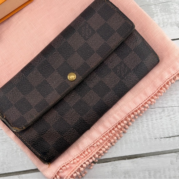 AUTHENTIC LOUIS VUITTON Monogram Porte-Monnaie Billets Tresor Wallet. - Picture 16 of 16